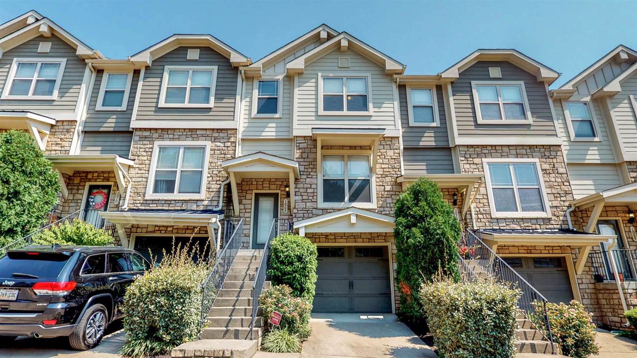 1068 Woodbury Falls Dr - Photo 1
