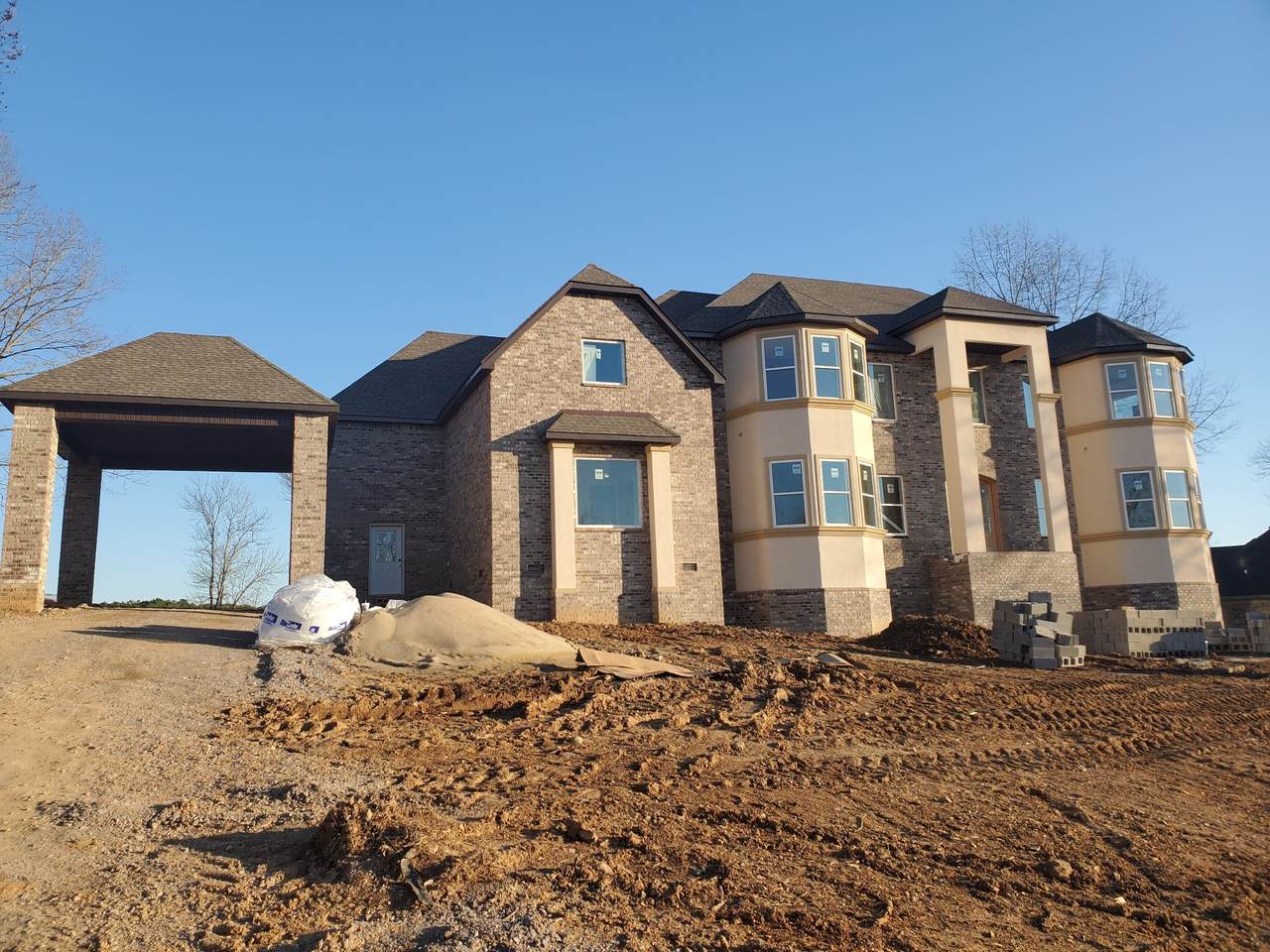 2075 Mossy Oak Cir - Photo 1