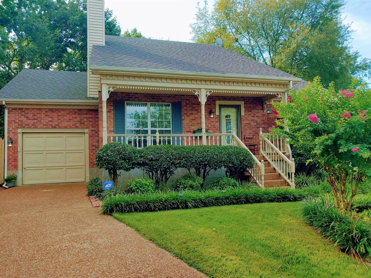 107 Brenton Ct - Photo 1