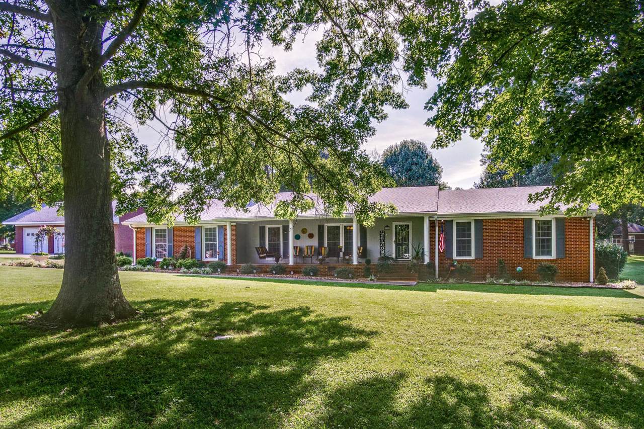 685 Midway St - Photo 1