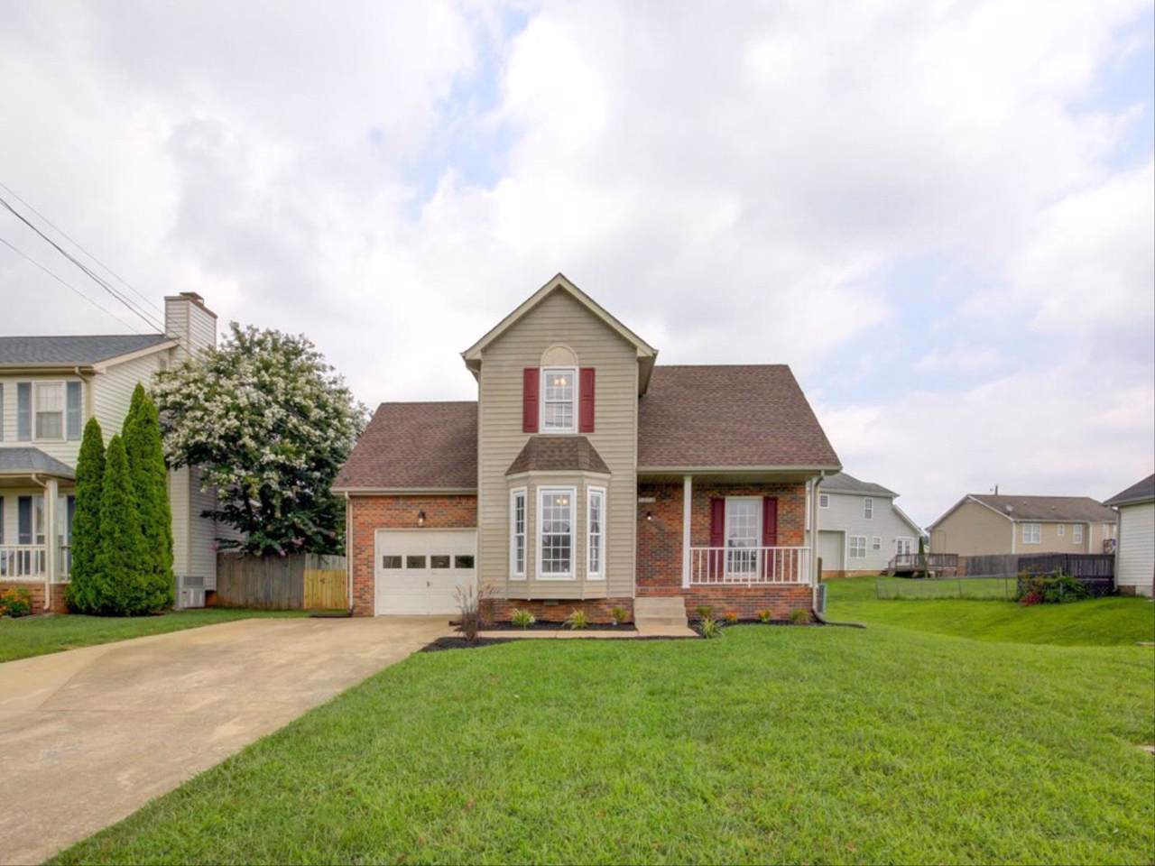 1253 Archwood Dr - Photo 1