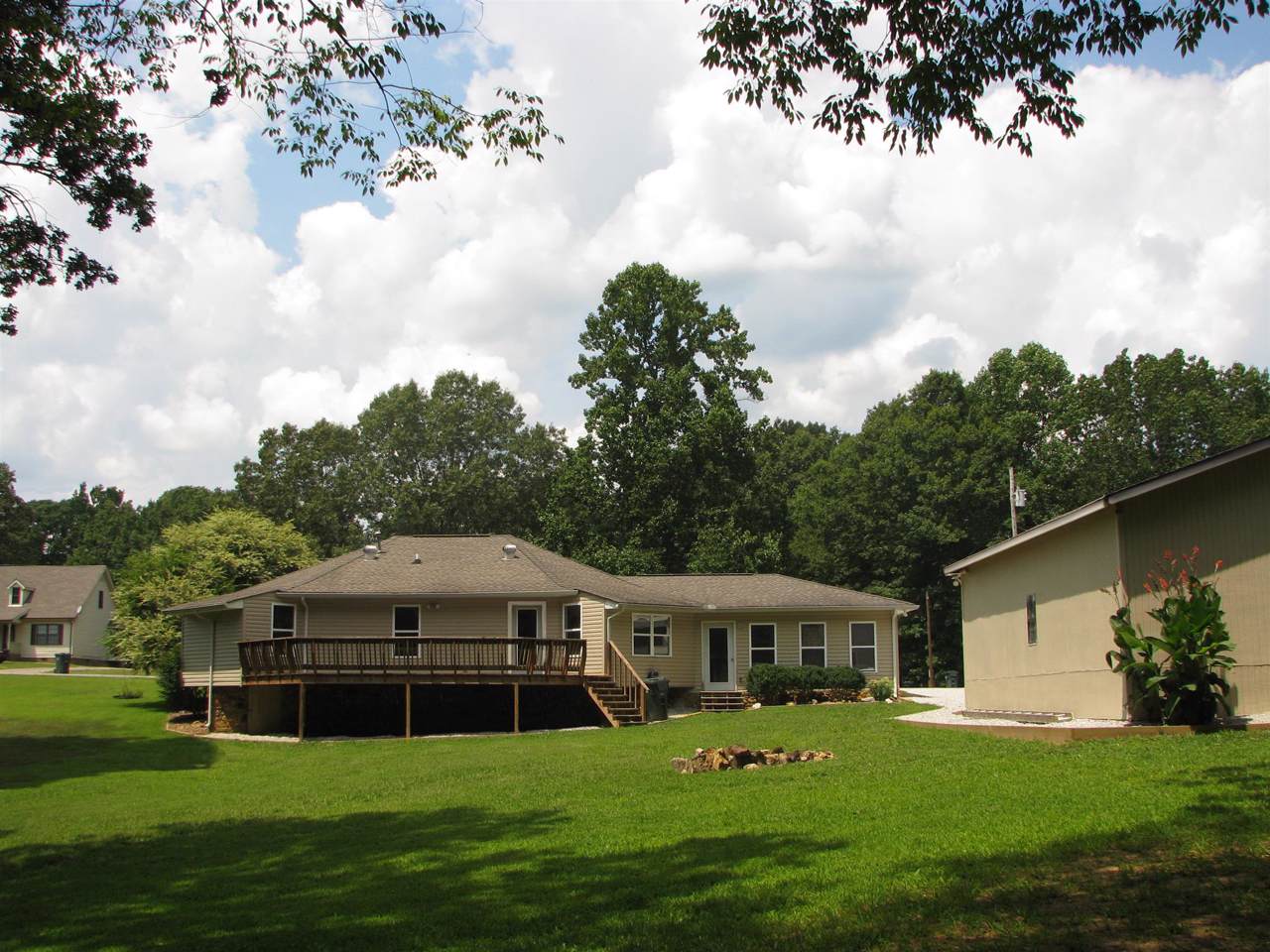 124 Friar Tuck Dr - Photo 1