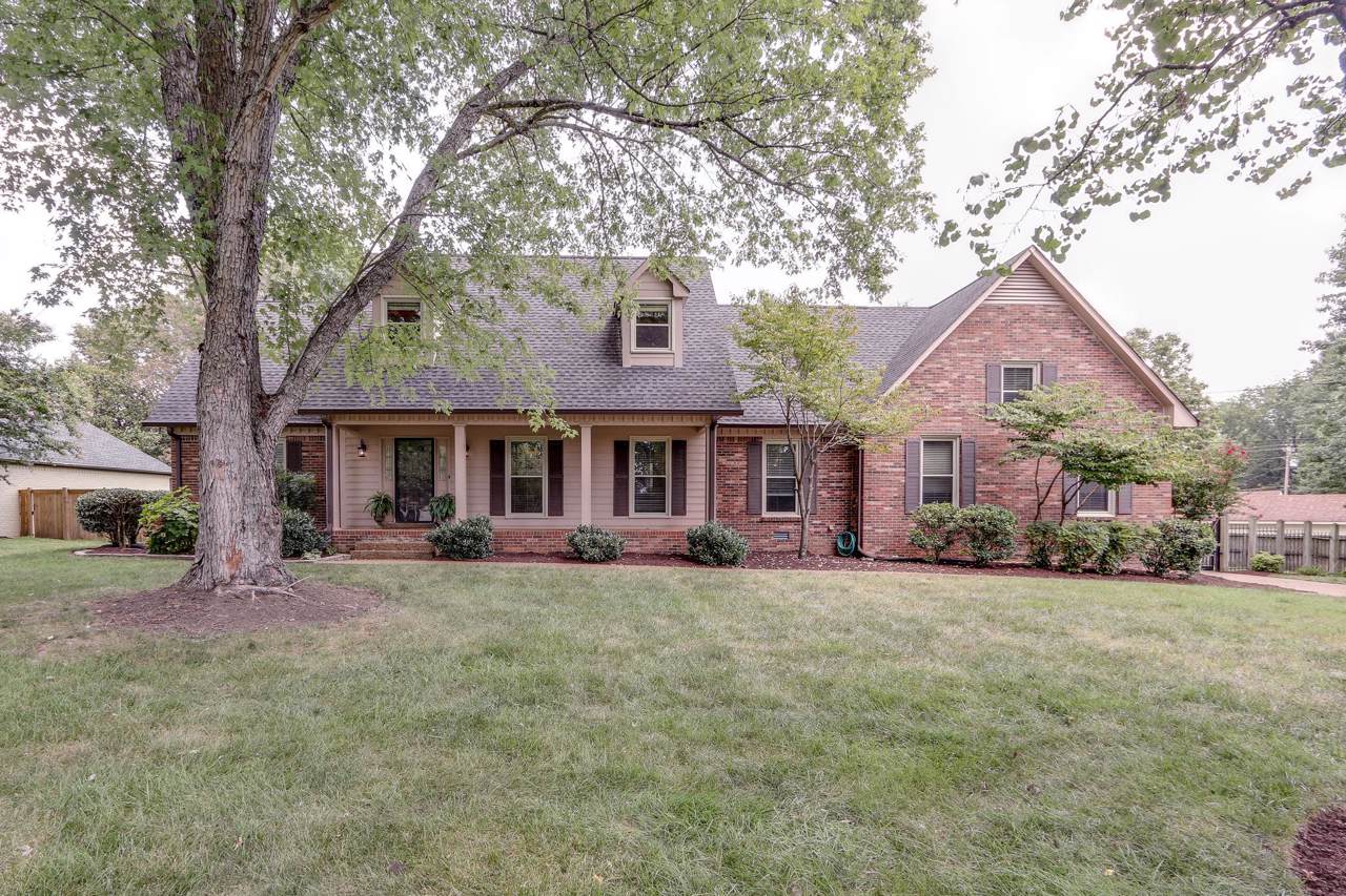 109 Tudor Ct - Photo 1