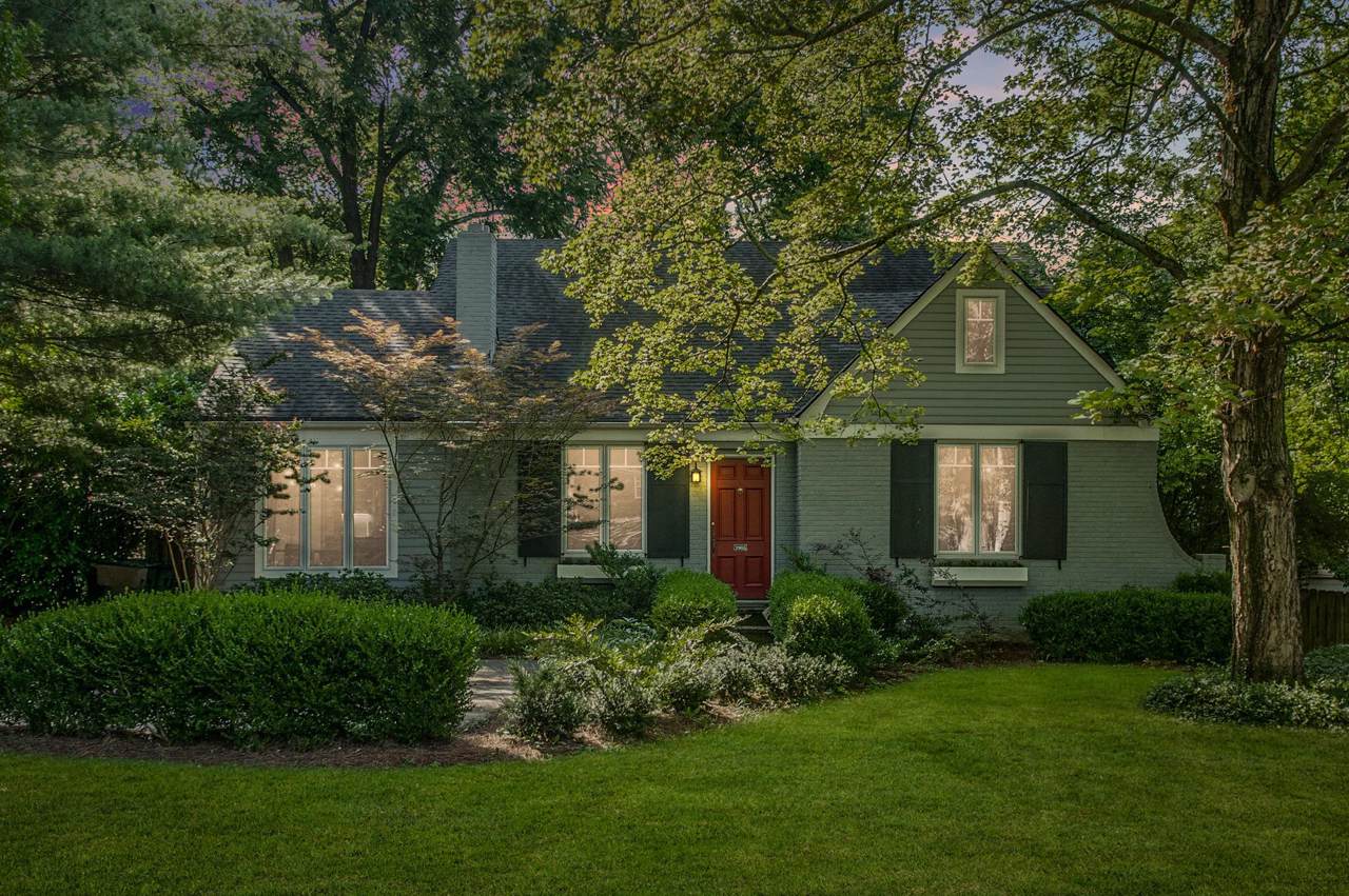 2903 Woodlawn Dr - Photo 1