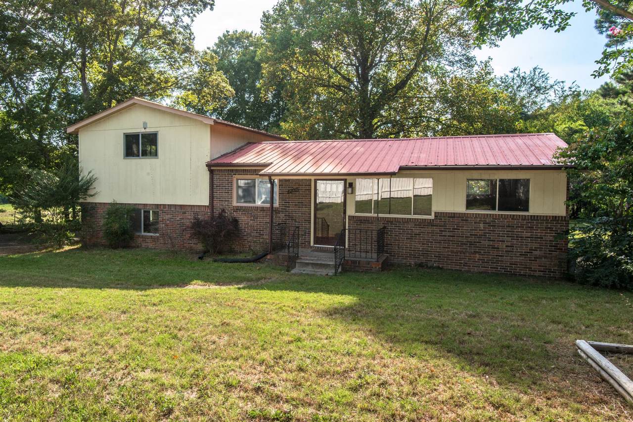 1235 N Charlotte St - Photo 1