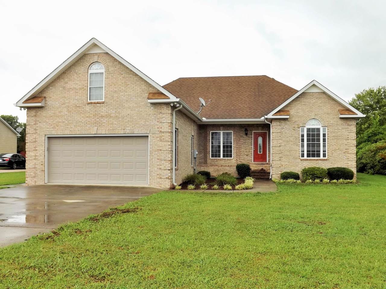 226 Lakeview Dr - Photo 1