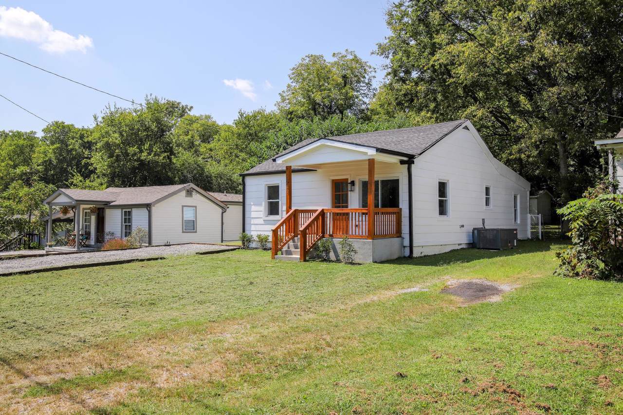 803 Matthews Ave - Photo 1