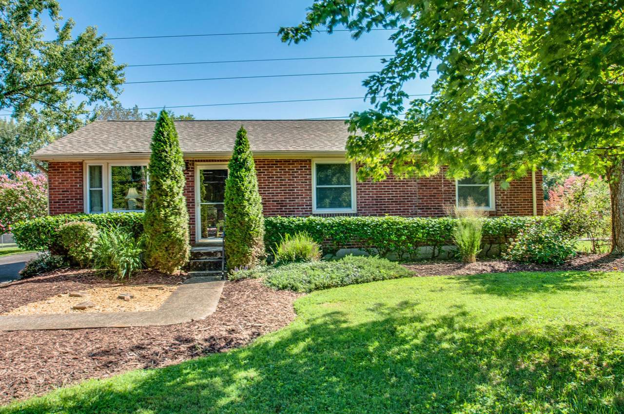 2911 Teakwood Dr - Photo 1