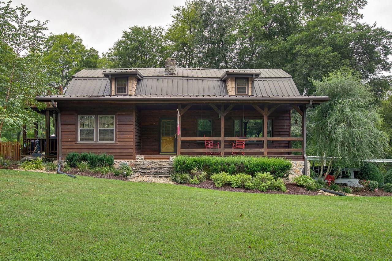 221 Porter Circle - Photo 1