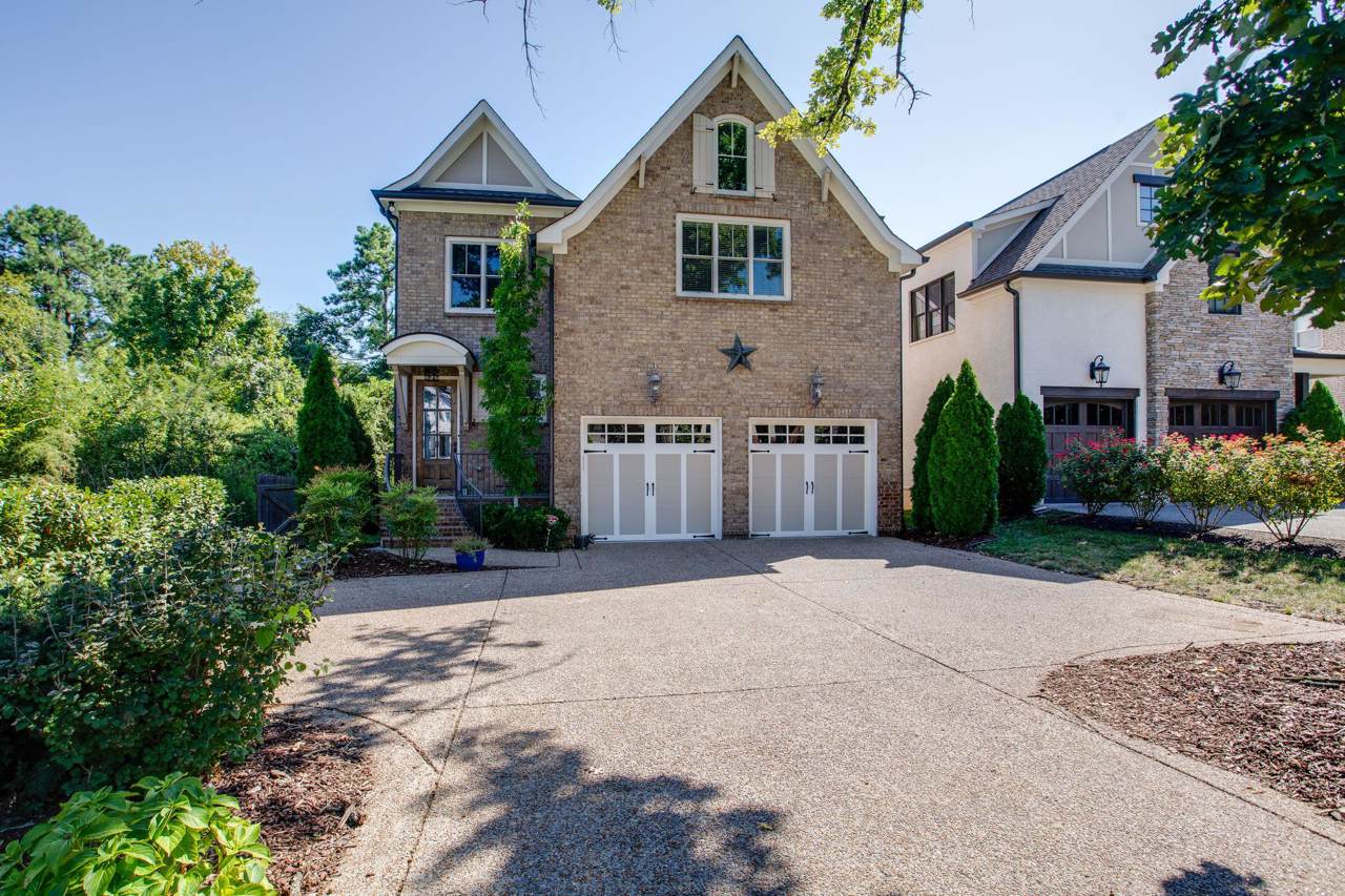 1111A Biltmore Dr - Photo 1