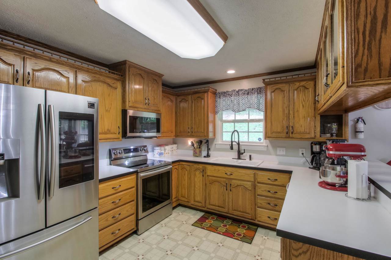 102 Lakeside Park Dr - Photo 1