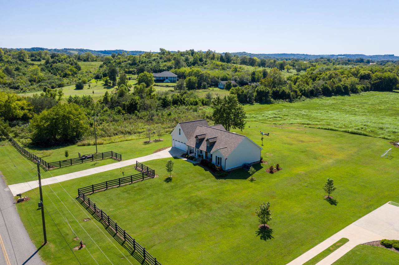 17 Lees Creek Rd - Photo 1