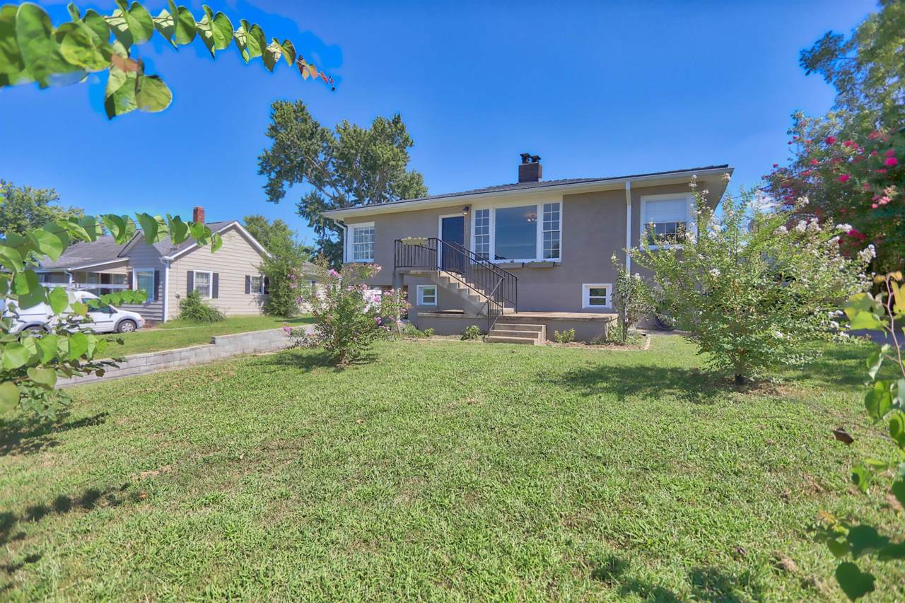 402 Pitts Ave - Photo 1