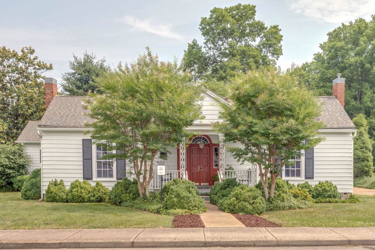 204 Bond St - Photo 1
