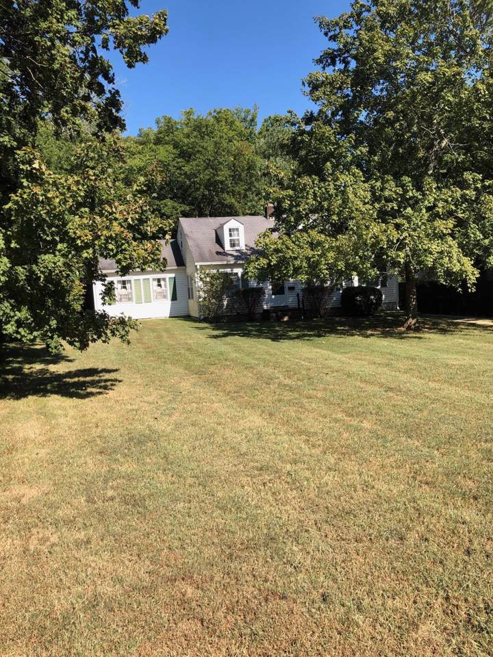 215 Lewisburg Ave - Photo 1