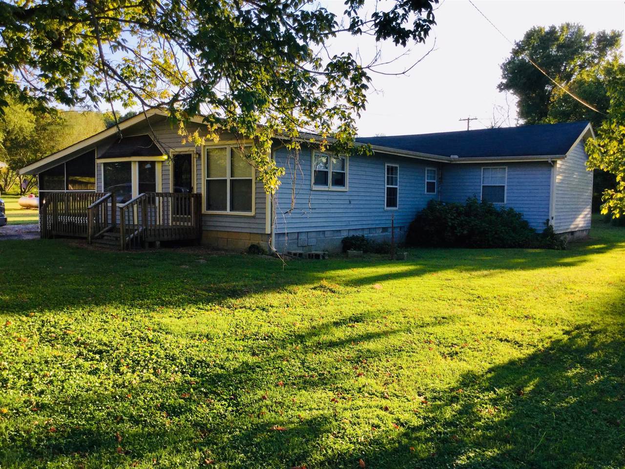 510 Railroad St - Photo 1