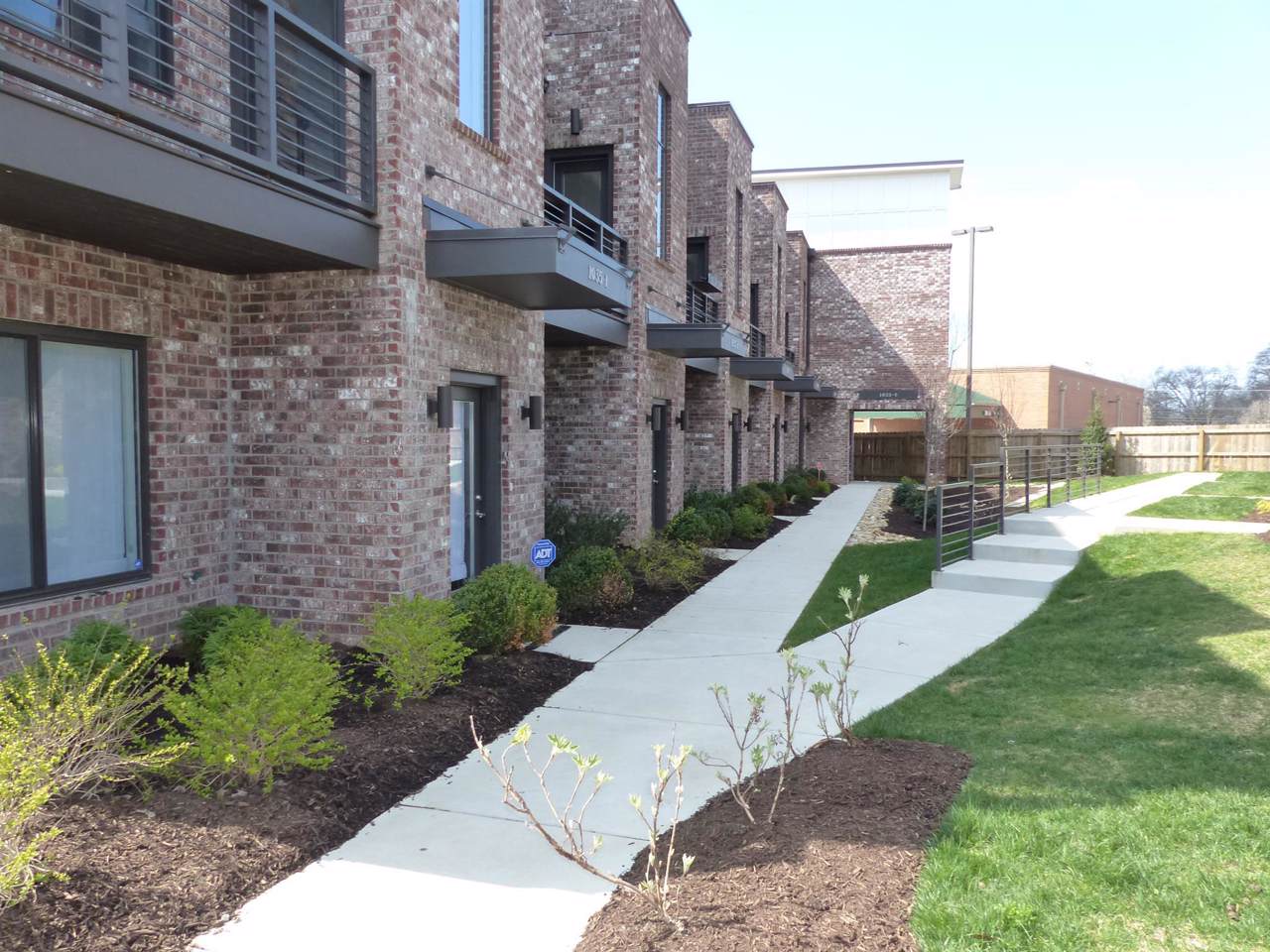 1035 Chester Ave, #6 - Photo 1