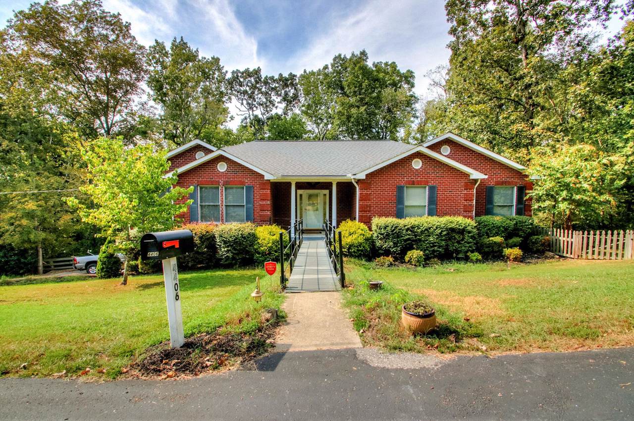 4406 Tanglewood Rd - Photo 1