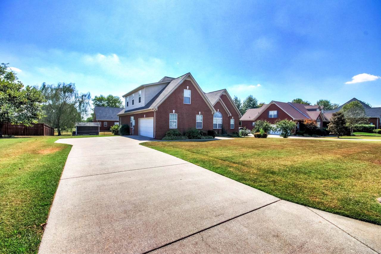 1016 Farmhouse Rd - Photo 1