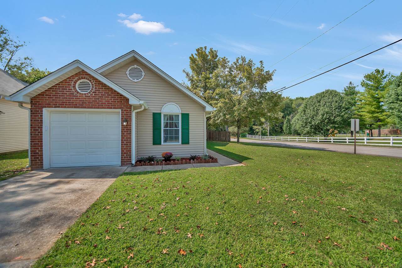2000 Valley Dr - Photo 1