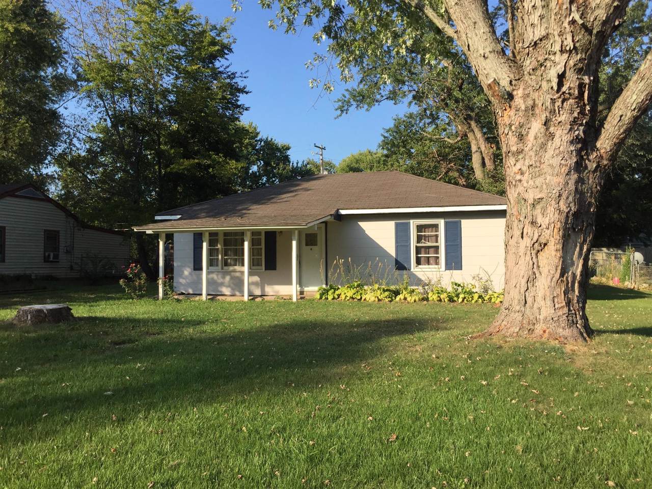 1722 Mosely Dr - Photo 1