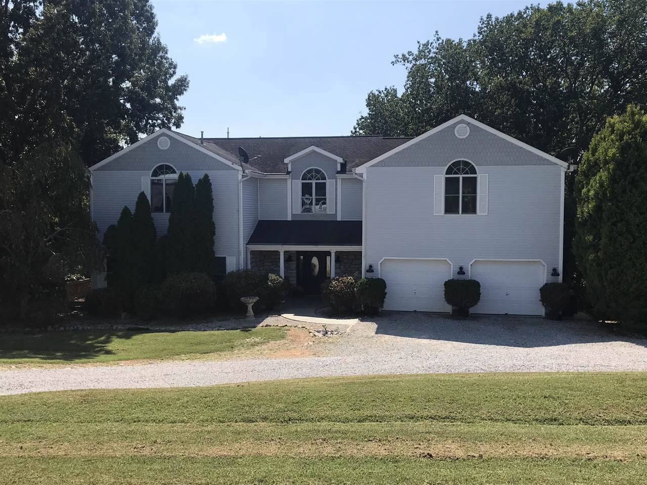 114 Hinshaw Ln - Photo 1