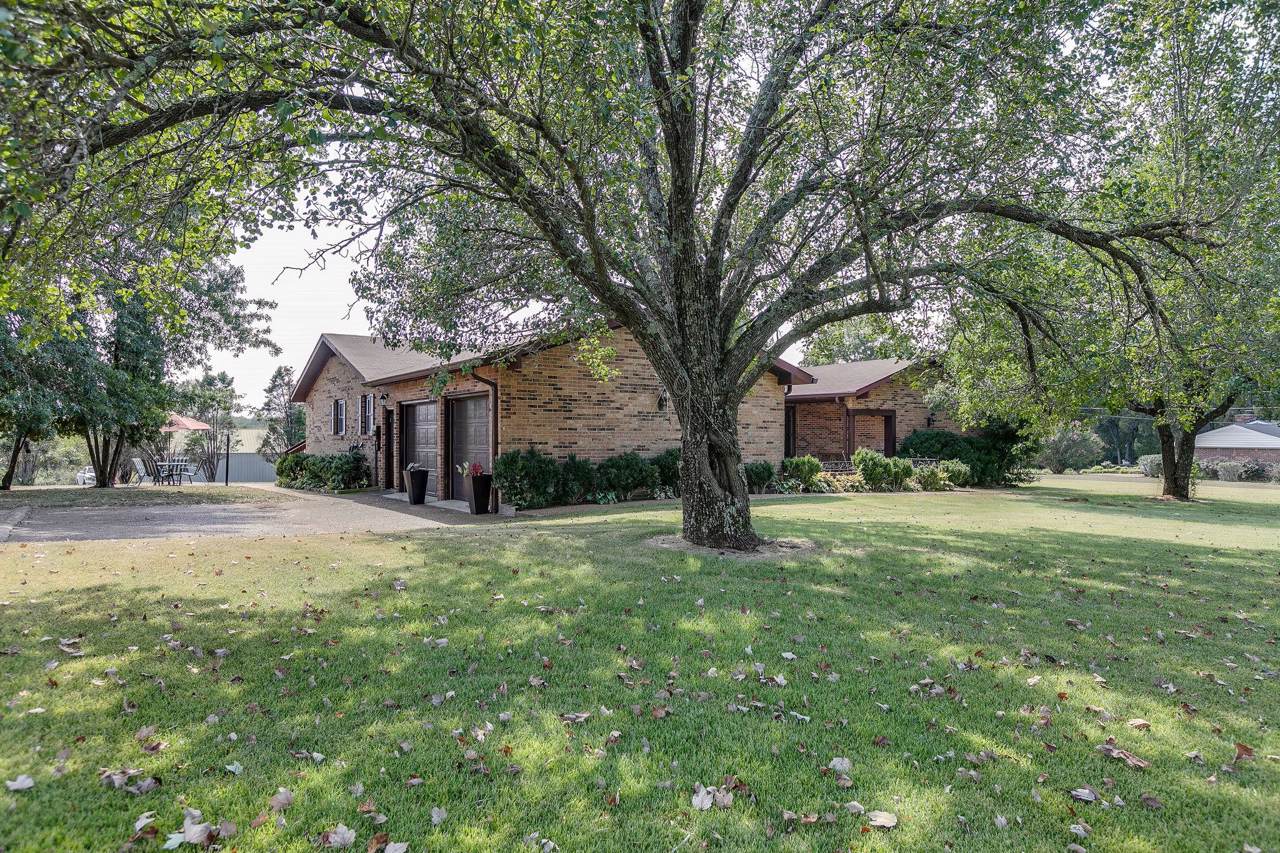 2703 Hampshire Pike - Photo 1