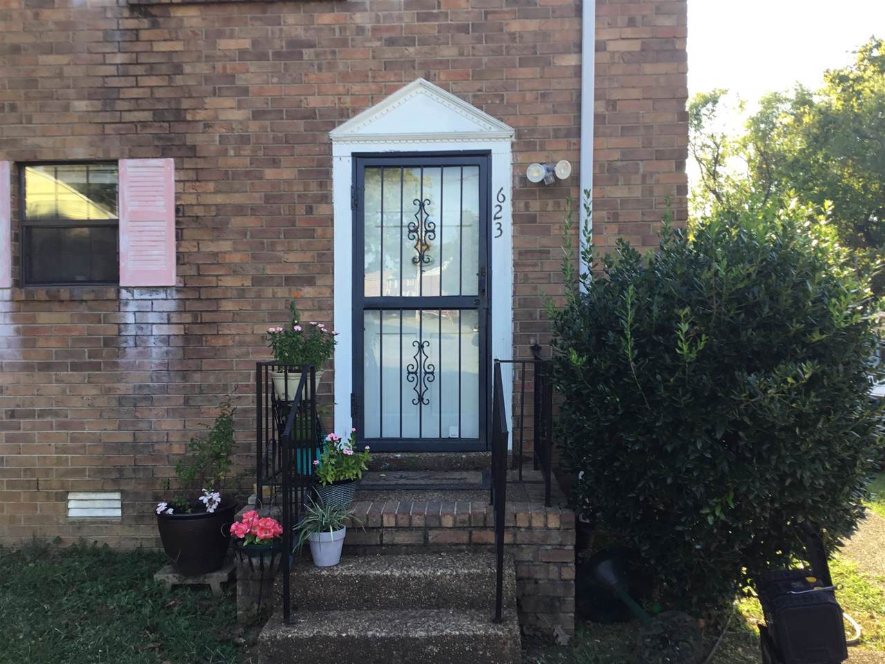 623 Alison Ct - Photo 1