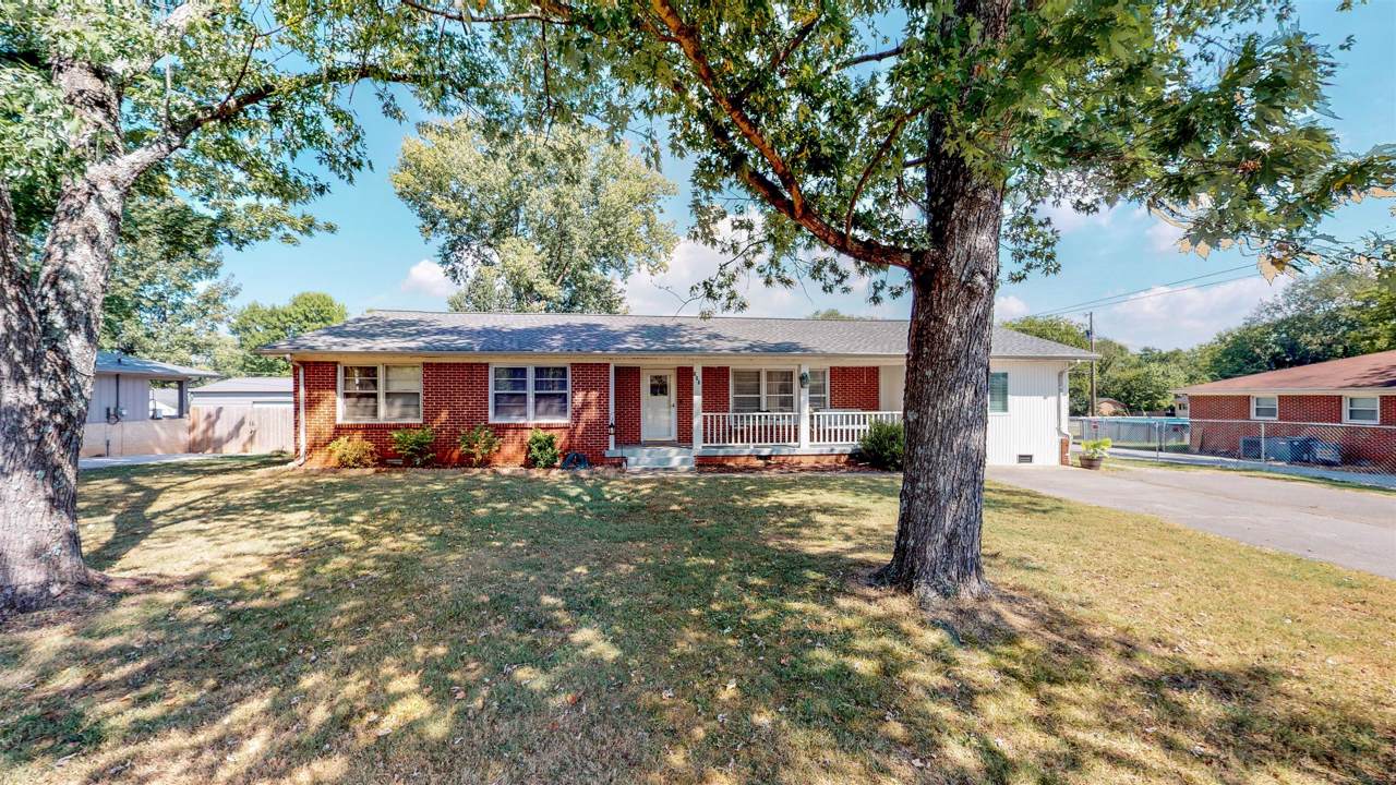 107 Maple Dr - Photo 1