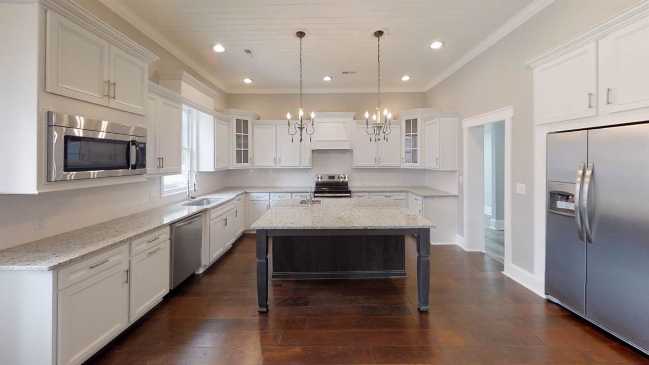 404 Washington Ave - Photo 1