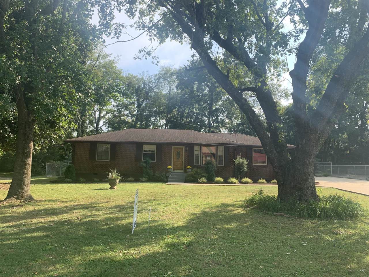 128 Colonial Dr - Photo 1