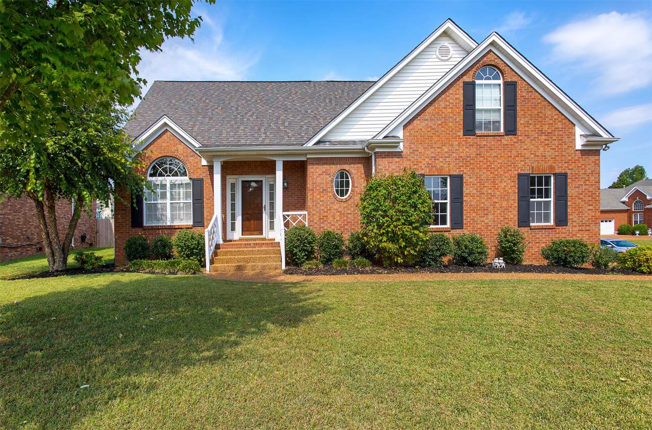 101 Stonehollow Way - Photo 1