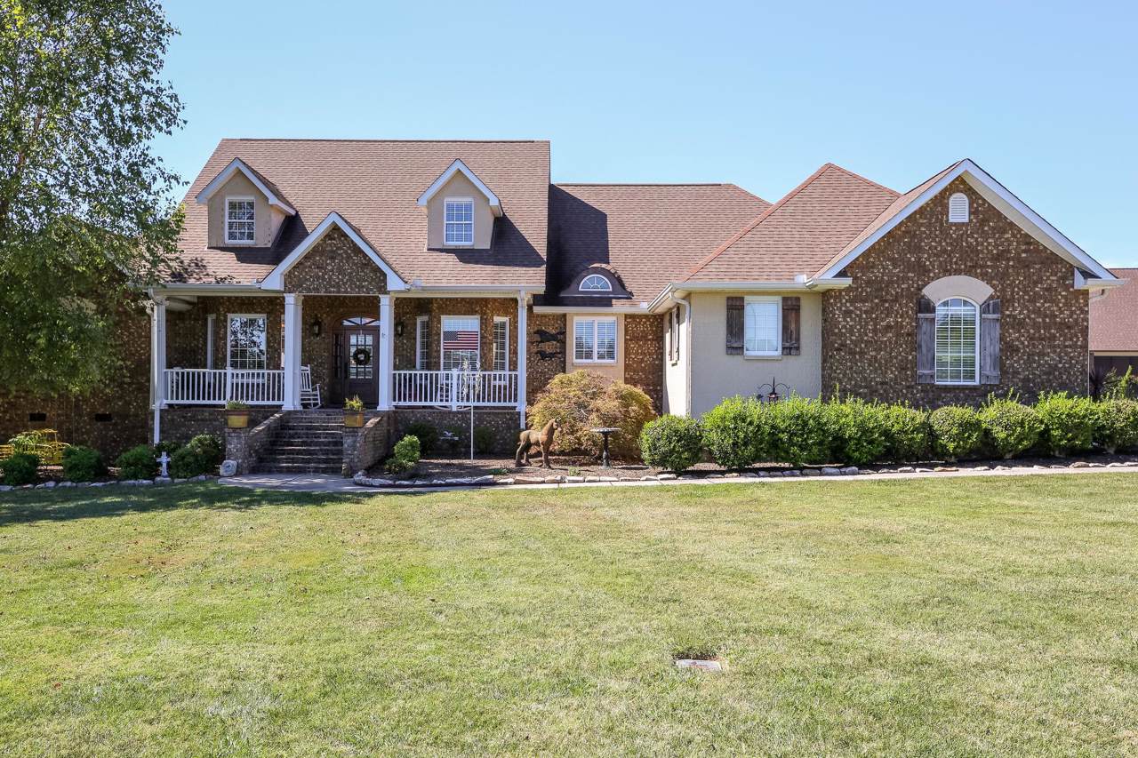 102 Highpoint Blvd - Photo 1