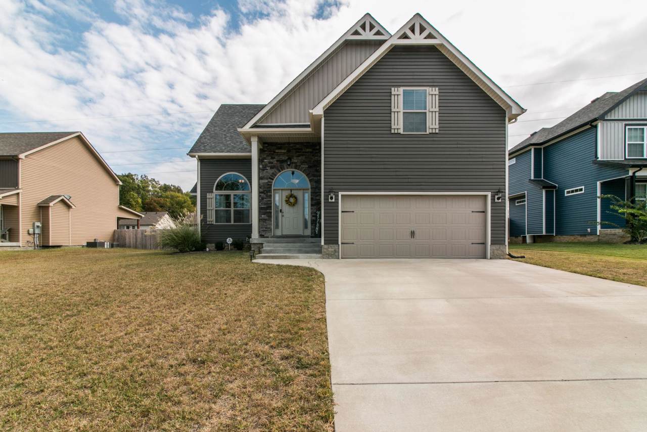 541 Sitka St - Photo 1