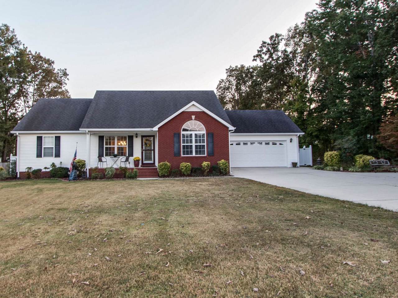 1306 Eastend Rd - Photo 1