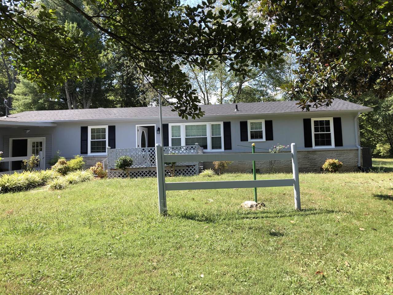 310 Parkview Dr - Photo 1
