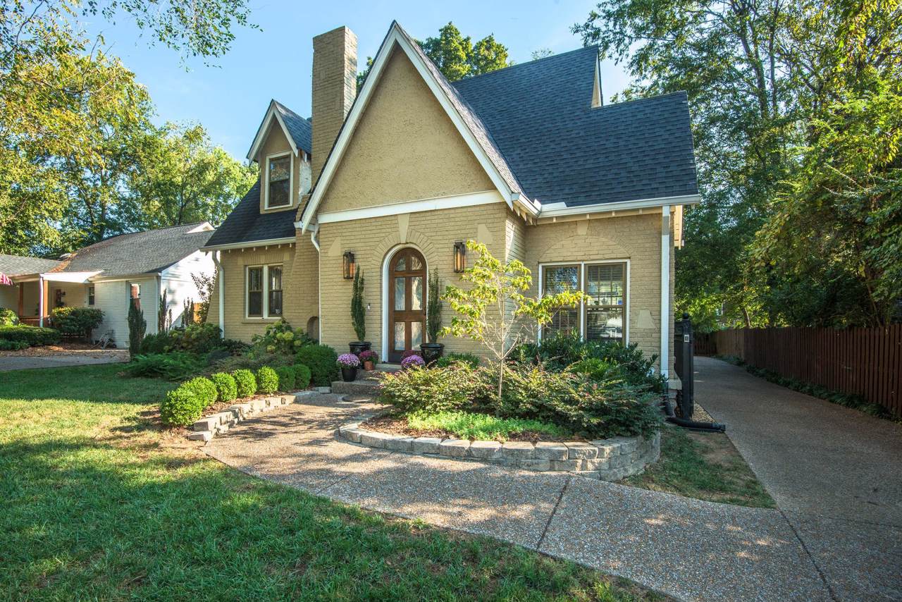 208 Cherokee Rd - Photo 1