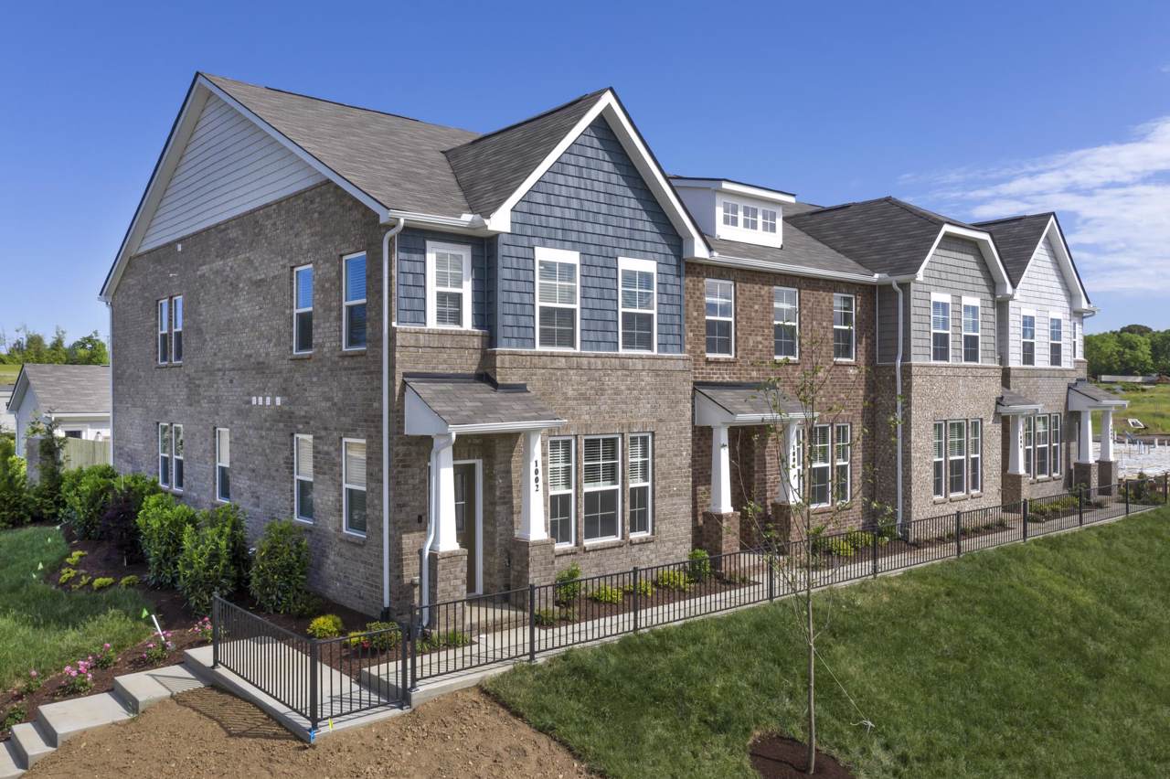 1011 Henley Lane - Photo 1