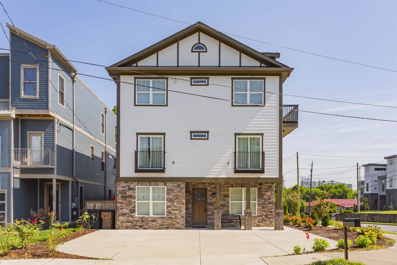101 13th Avenue Cir - Photo 1