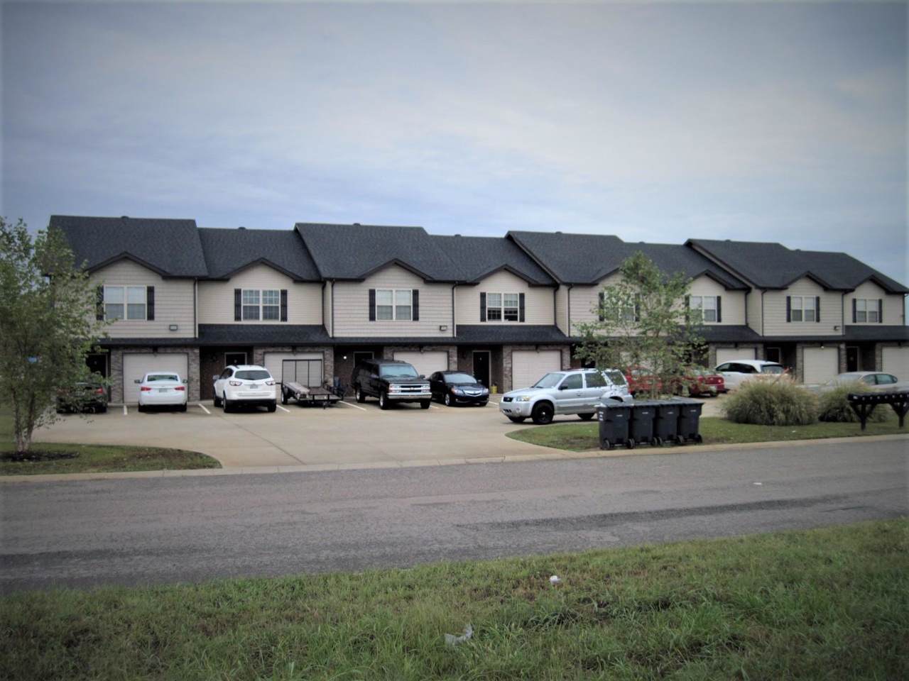 133 Melbourne Dr - Photo 1