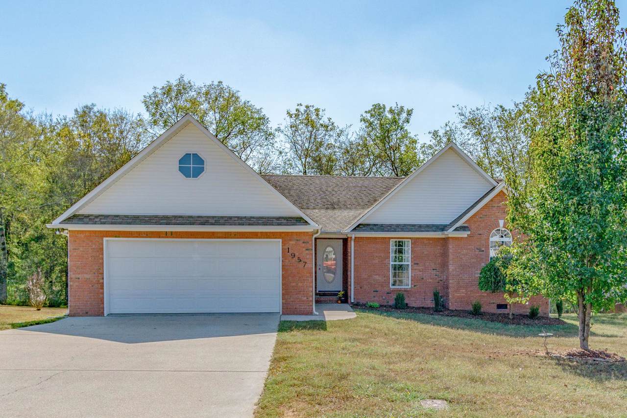 1957 Sheffield Ln - Photo 1