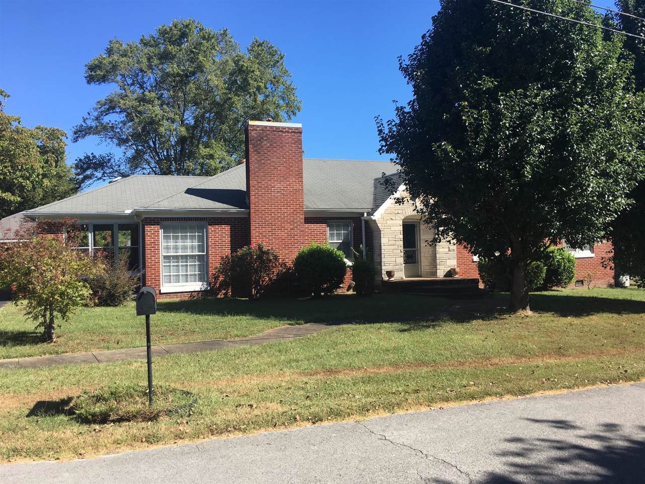125 E. Frank Boyd St - Photo 1