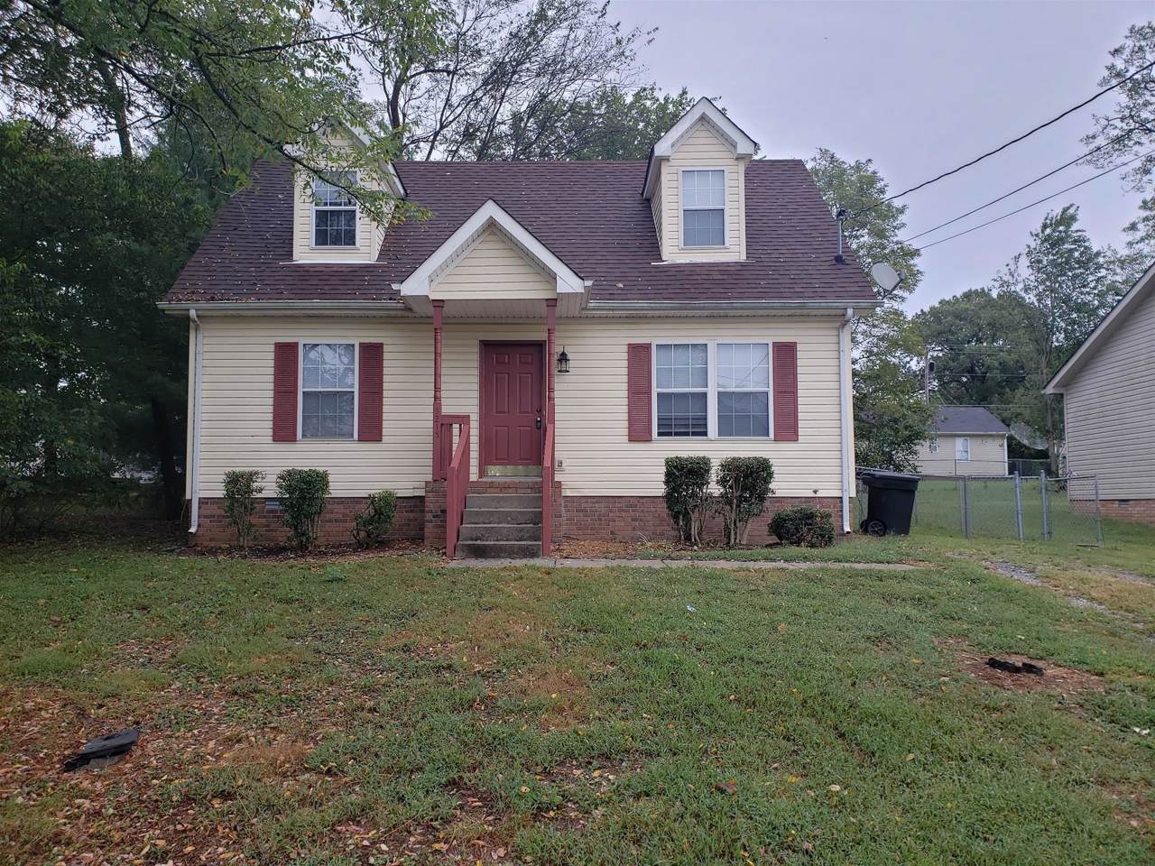 1215 Carol Dr - Photo 1