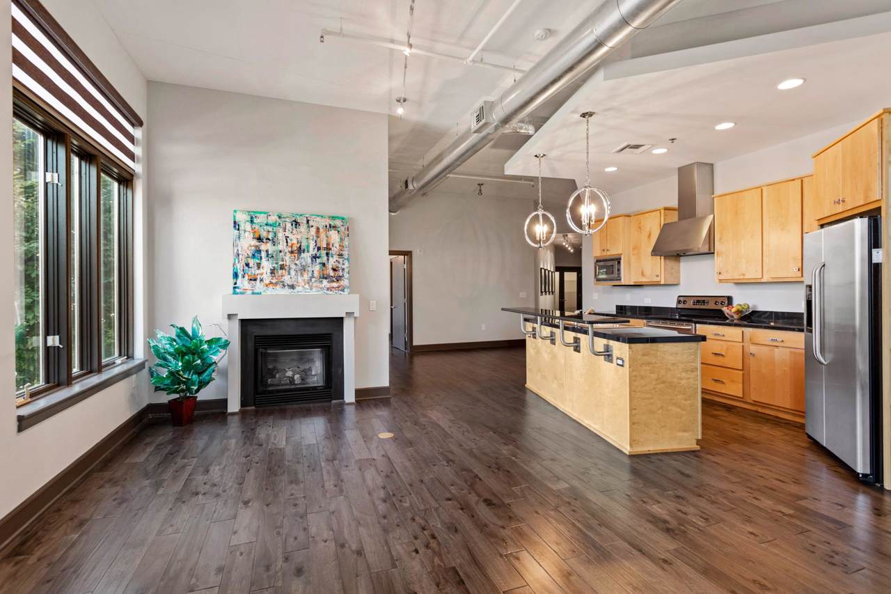 205 31St Ave N Apt 102 - Photo 1