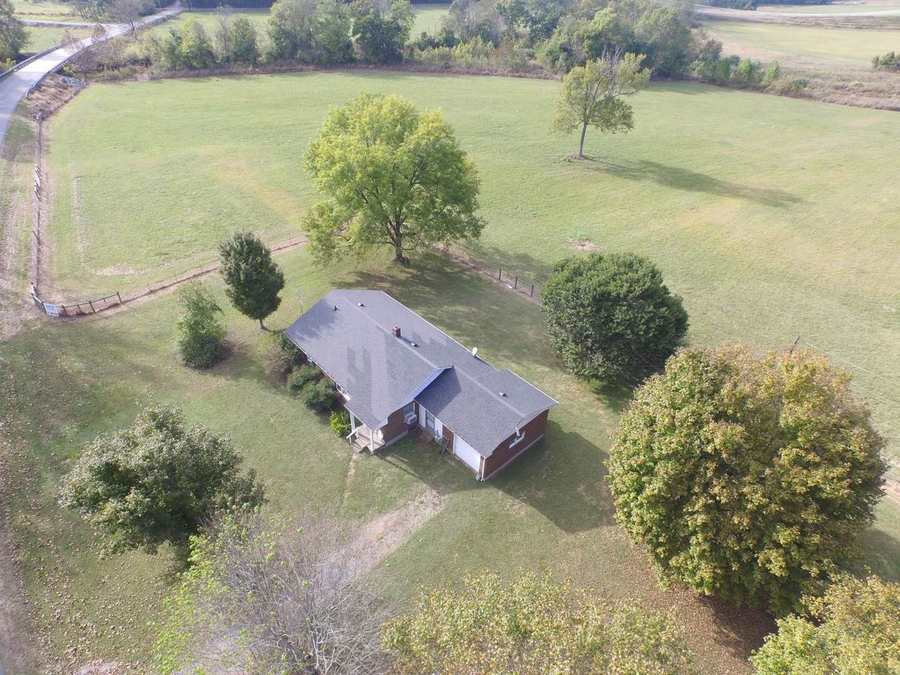 570 Piney Rd W - Photo 1