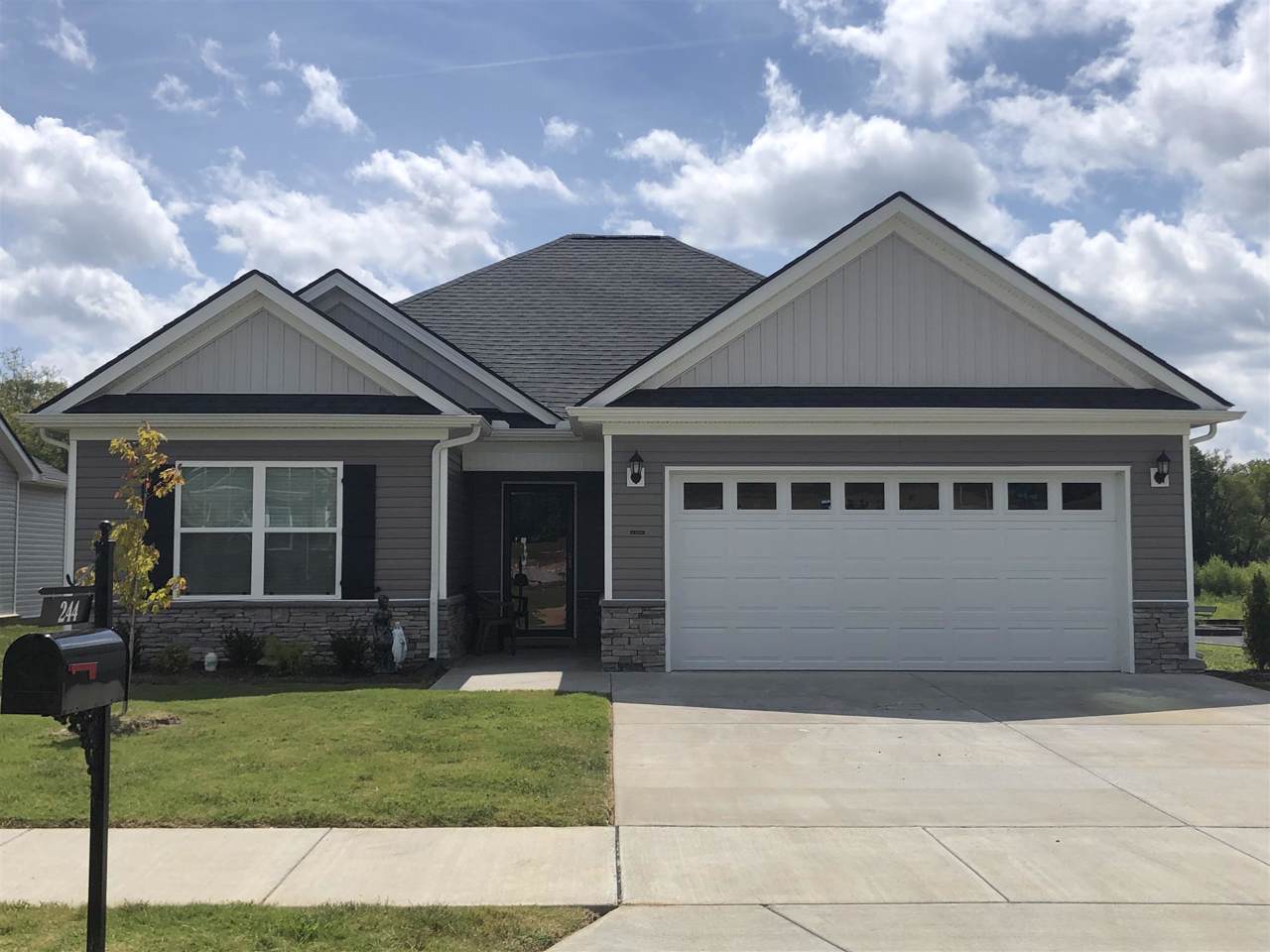 7405 Maroney Dr - Photo 1