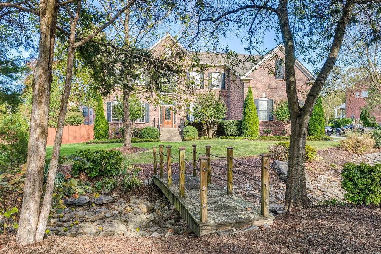 2044 Valley Brook Dr - Photo 1