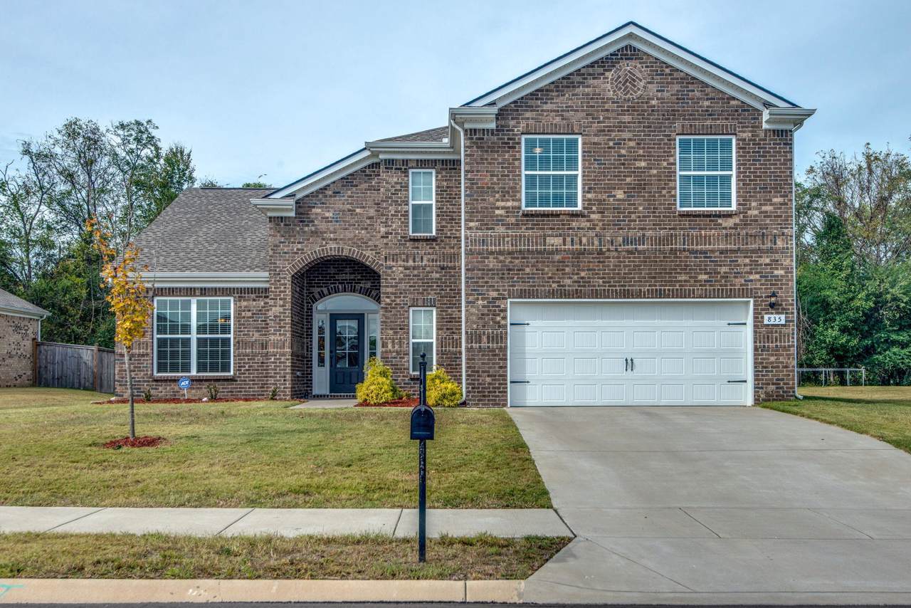 835 Mesa Verde Pl - Photo 1