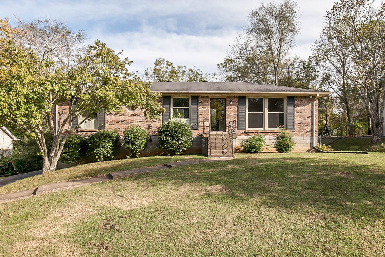 121 Jacksonian Dr - Photo 1