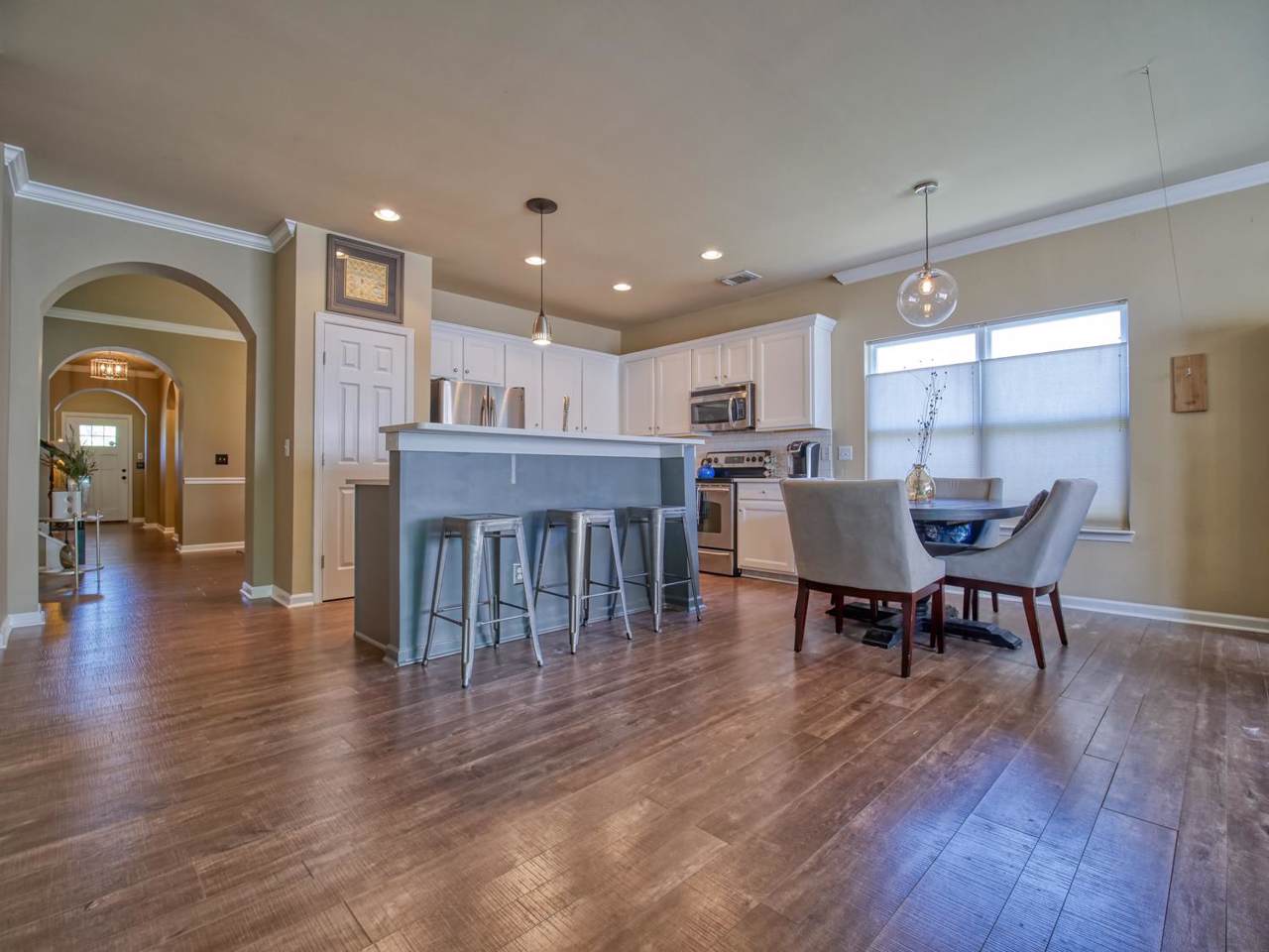 1520 Goldfinch Cir - Photo 1